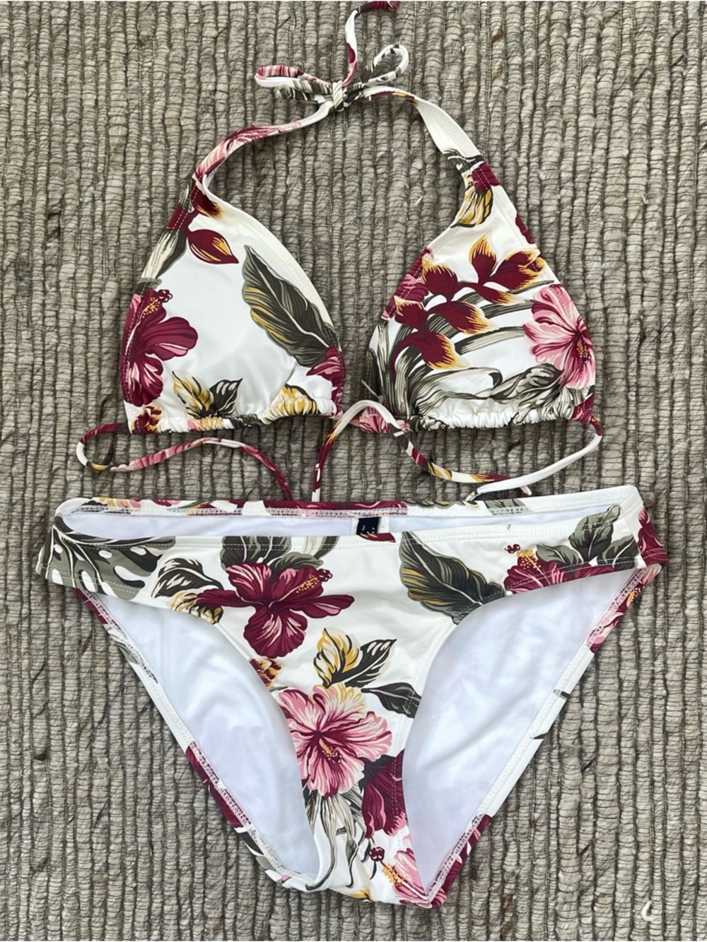 Hawaiian Hibiscus Bikini Swimsuit 2 Piece triangle scrunch top wide bottom